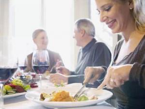 午飯前喝點湯有保健作用-怎么吃才健康？