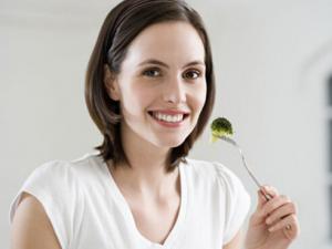 吃飯時應當先吃魚后吃飯-要想不得病要這樣飲食