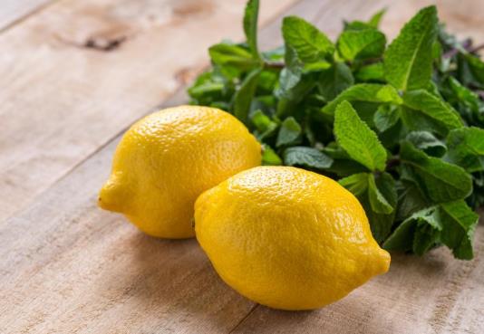 檸檬皮厚的好還是皮薄的好?糖漬檸檬皮的做法是什么?