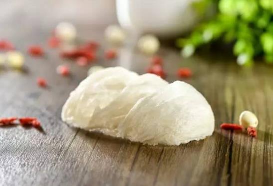 一盞燕窩可以掰開泡嗎?燕窩化水是假的嗎?