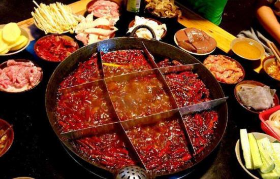 肉湯類火鍋湯底的熱量高嗎 一頓火鍋的熱量要運動多久