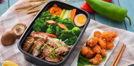 隔夜飯菜用微波爐加熱對(duì)身體有害嗎 隔夜飯冷的放冰箱還是熱的放