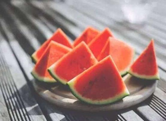 西瓜是咚咚響好還是聲音沉悶的好?西瓜越輕越好嗎?