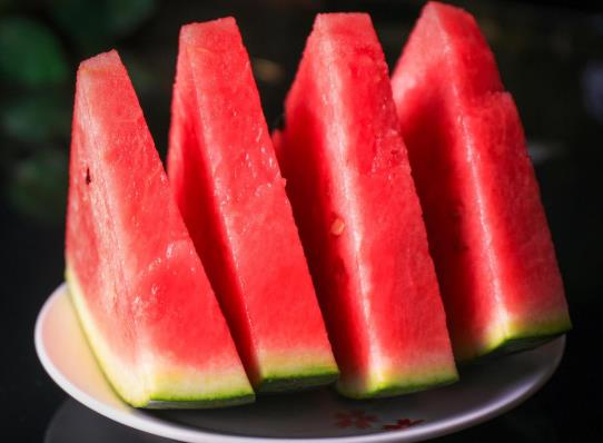 西瓜是咚咚響好還是聲音沉悶的好?西瓜越輕越好嗎?