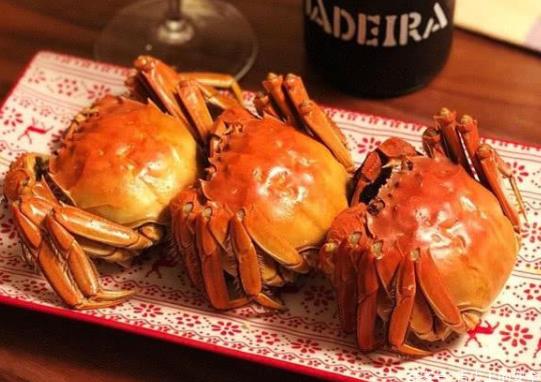 大閘蟹是都蒸完還是吃多少蒸多少?大閘蟹只有腿能動還能吃嗎