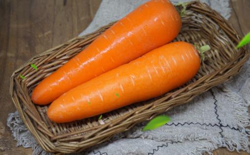 胡蘿卜吃起來有點苦能吃嗎 胡蘿卜吃了拉肚子怎么回事