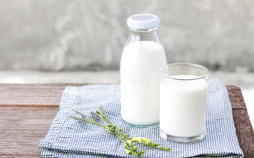牛奶過期了幾天還能喝嗎 如何正確的選擇好的牛奶