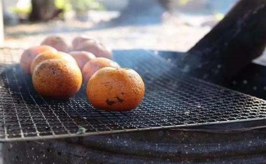 烤橘子要帶皮一起吃嗎 烤橘子要烤到什么程度
