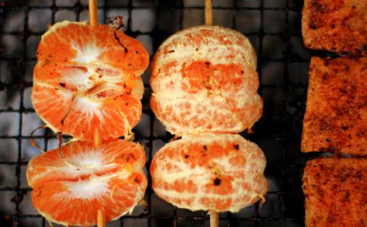 烤橘子要帶皮一起吃嗎 烤橘子要烤到什么程度