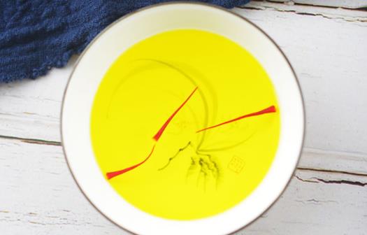 體寒濕氣重可以喝藏紅花嗎 藏紅花和黑枸杞可以一起泡水喝