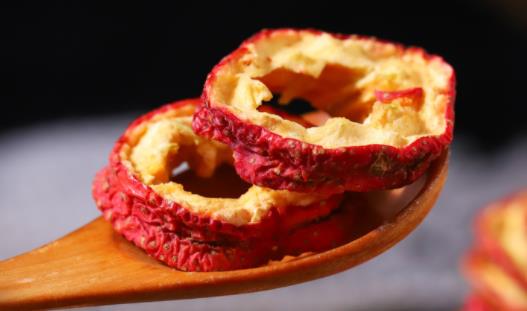 山楂泡水喝能治口臭嗎 山楂泡水喝能降血壓嗎