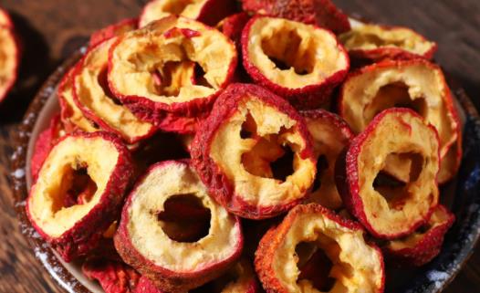 山楂泡水喝能治口臭嗎 山楂泡水喝能降血壓嗎