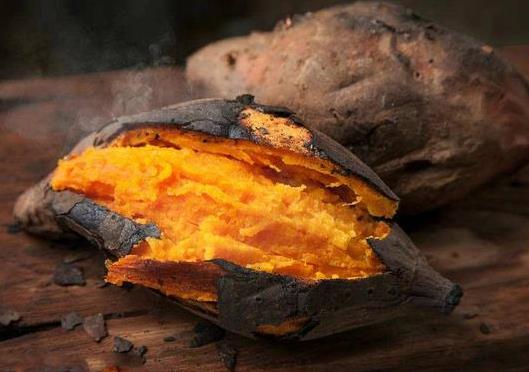 烤紅薯和煮紅薯熱量一樣嗎?為什么街上賣的烤紅薯很甜