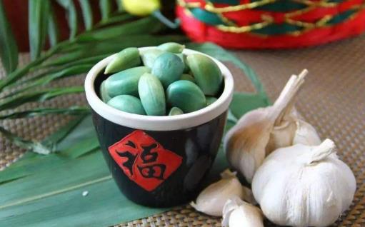 臘八蒜為什么是綠色的 腌臘八蒜用什么醋最好