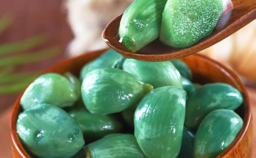 臘八蒜可以用塑料容器裝嗎 腌制臘八蒜瓶子有水有影響嗎