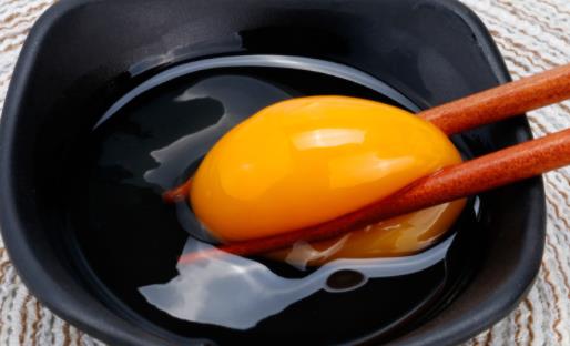 雞蛋有些散黃還能吃嗎 雞蛋平常放到什么地方比較好