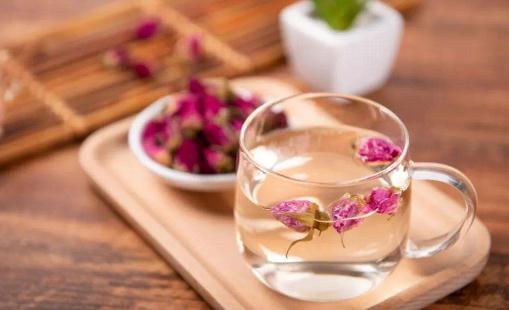 玫瑰花茶過期了但沒有開封可以喝嗎 玫瑰花檸檬泡水喝的功效與作用