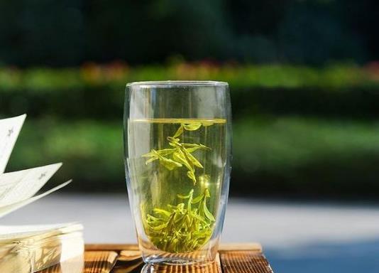 ?腸胃不好的人喝龍井茶好嗎?龍井茶葉陳了還能喝嗎