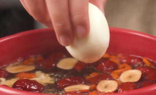 當歸煮雞蛋當歸要吃下去嗎 當歸雞蛋紅糖水的禁忌