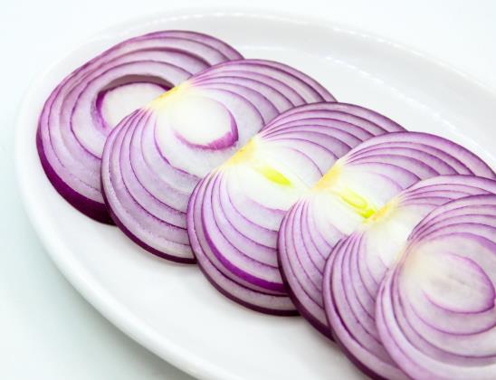 洋蔥為什么會自己發(fā)芽?切開的洋蔥吃不完怎么保存