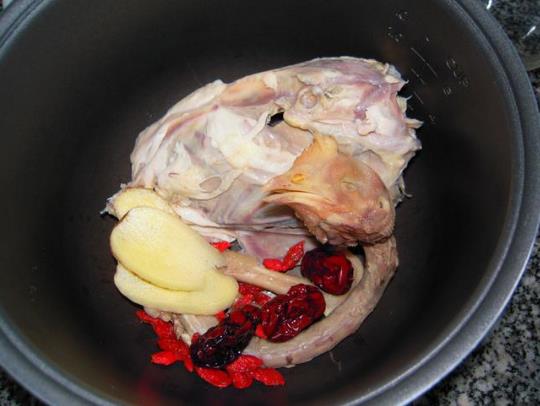 榴蓮殼煲湯是上火的嗎?榴蓮殼煲湯后殼能吃嗎