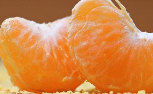 橘子白絲可以泡水嗎 橘子里面的白絲有什么作用
