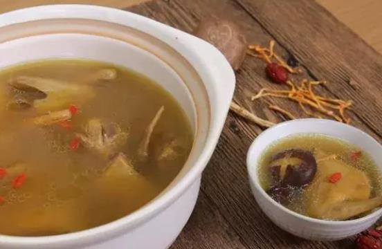 哪些人不能吃鴿子?鴿子不能和什么一起吃?