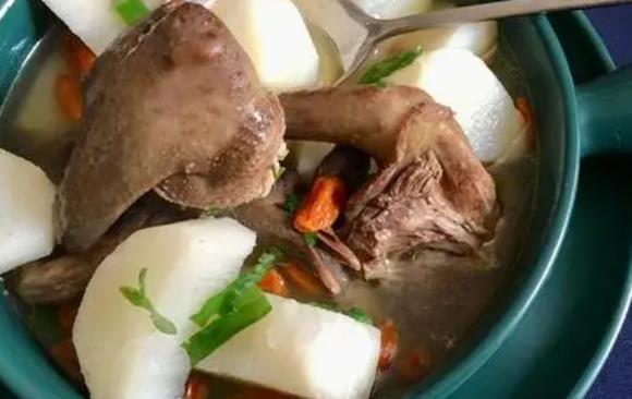 清燉鴿子怎么做有營養?鴿子湯喝多了會不會發胖?