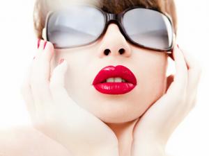 唇干裂的原因及對抗方法-唇干裂的飲食調節