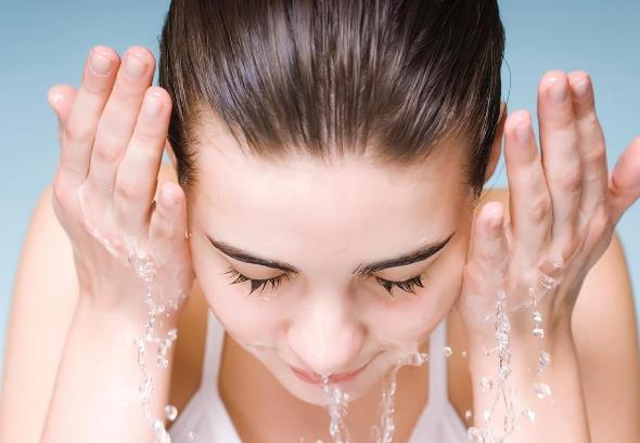 什么是油性皮膚?油性皮膚怎么改善?