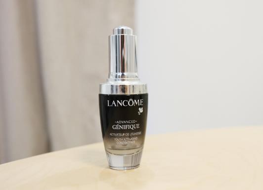 蘭蔻小黑瓶可以和小燈泡一起用嗎?蘭蔻小黑瓶可以用在眼周用嗎?