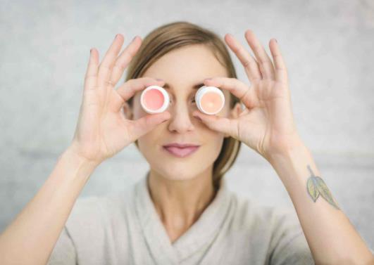 生理鹽水能天天敷臉嗎?生理鹽水敷臉的注意事項(xiàng)