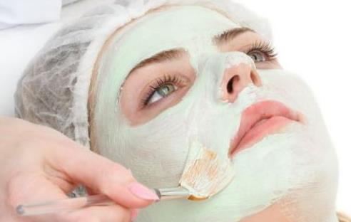 蘆薈膠有什么樣的妙用 使用蘆薈膠可能出現(xiàn)的誤區(qū)