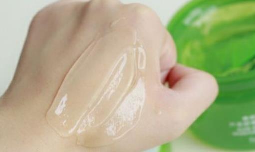 蘆薈膠有什么樣的妙用 使用蘆薈膠可能出現(xiàn)的誤區(qū)