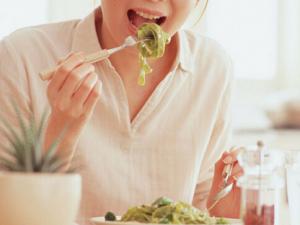 細嚼慢咽有助于預防老年癡呆癥