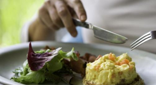 血脂過高晚上睡覺有什么表現(xiàn) 血脂高的危害 血脂高怎么辦