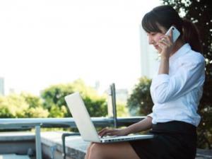 生活壞習(xí)慣:上班族常見的6種不正確姿勢