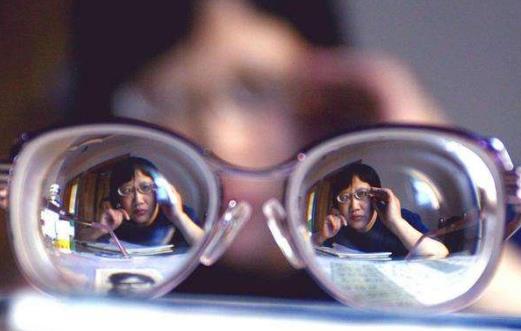 高度近視也有分類!高度近視有哪些并發癥?