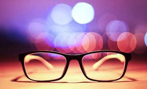 患近視的原因有哪些?患高度近視有哪些治療方式?