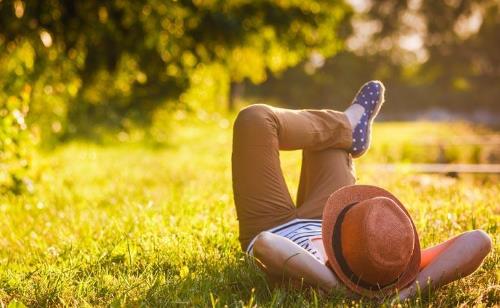 隔著玻璃曬太陽能補鈣嗎?曬太陽有哪些好處?