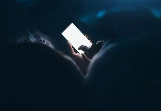 長期熬夜突然正常作息身體感到不適想吐怎么辦?12點睡覺算不算熬夜