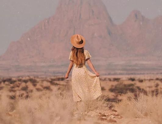 口腔白色粘膜一弄就掉是不是艾滋病?早上口腔內壁脫落一層白膜正常嗎