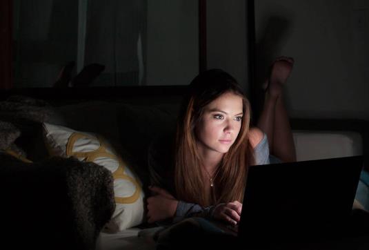 規(guī)律熬夜但睡足八小時(shí)會(huì)猝死嗎?熬夜猝死的幾率有多大