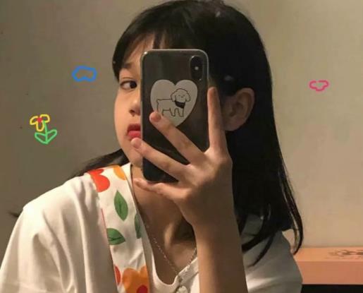 口腔內(nèi)壁掉薄薄的白皮是缺什么?口腔黏膜白色一絲一絲的是怎么回事