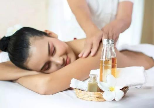 精油開背能不能天天做?精油開背會導致流產嗎