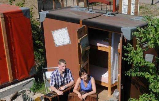 世界上最小的旅館,僅4平方米的德國手提箱旅館