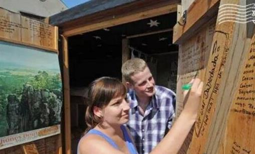 世界上最小的旅館,僅4平方米的德國手提箱旅館