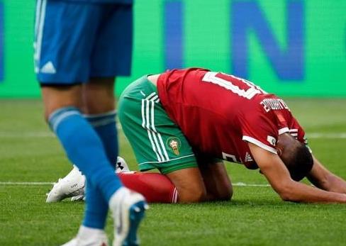 2018世界杯首個烏龍球 摩洛哥球員鮑哈杜茲頭球頂進自家球門