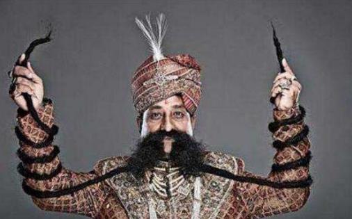 世界上最強壯的胡子 能提起127斤的重物