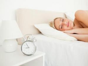 睡眠不好失眠怎么辦?睡眠不好吃什么好